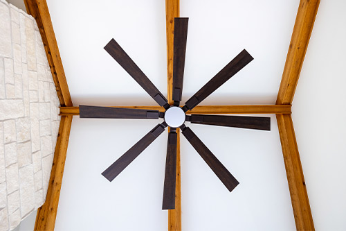 Vaulted Ceilings – Airy and Expansive by Guzman construction